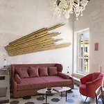 G-rough, Rome, A Member Of Design Konukevi Roma