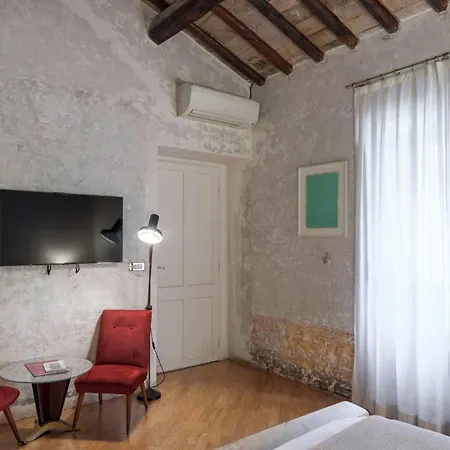 G-rough, Rome, A Member Of Design Róma