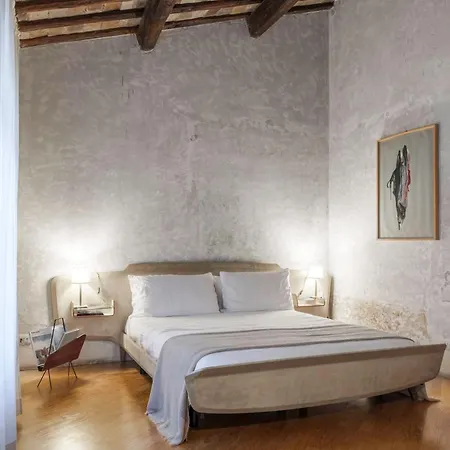 G-rough, Rome, A Member Of Design Casa de hóspedes